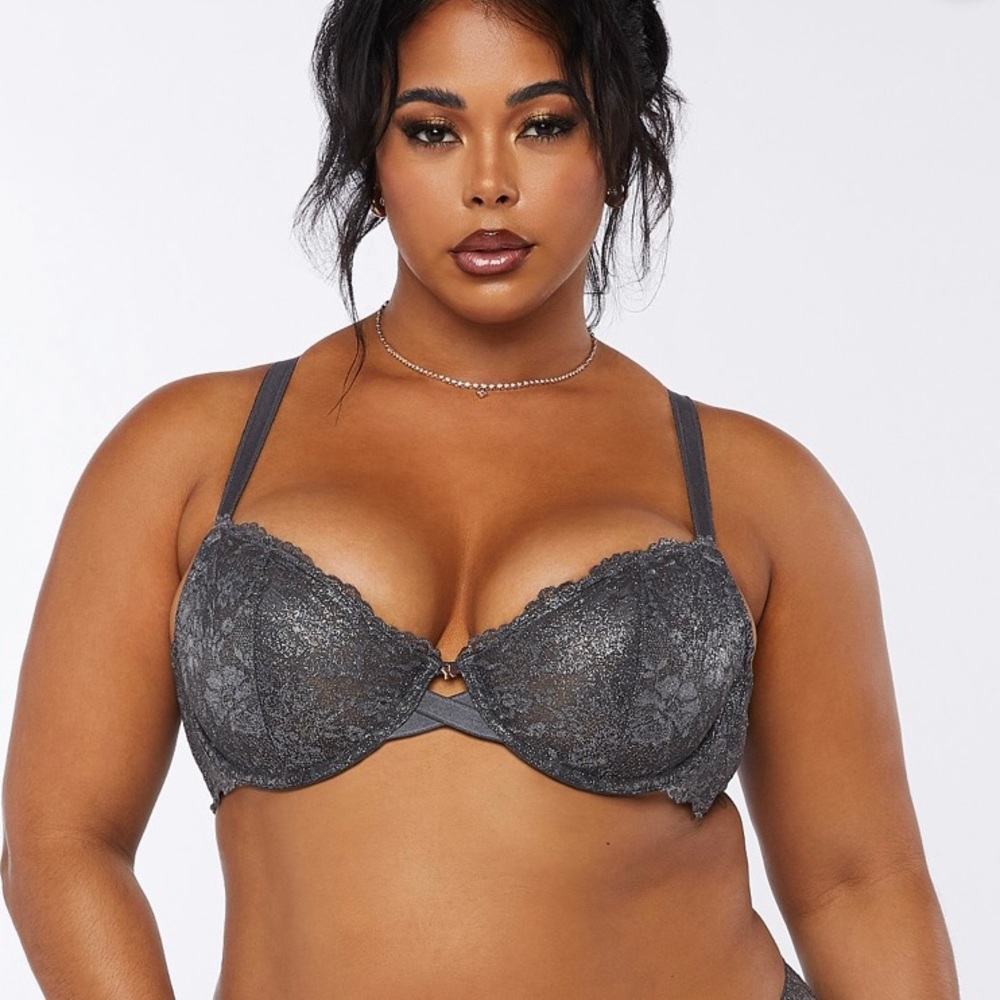 NWT Savage Fenty Bling Curvy Lace Unlined Bra - 40DD. Never worn - still in bag!